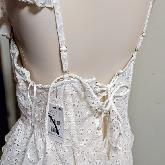 ❤️❤️❤️Astr White Eyelet Ruffle Blouse - Picture 7 of 8